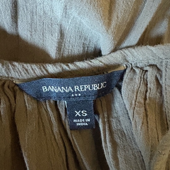 Banana Republic Green Smocked Pleated Top - Picture 4 of 4